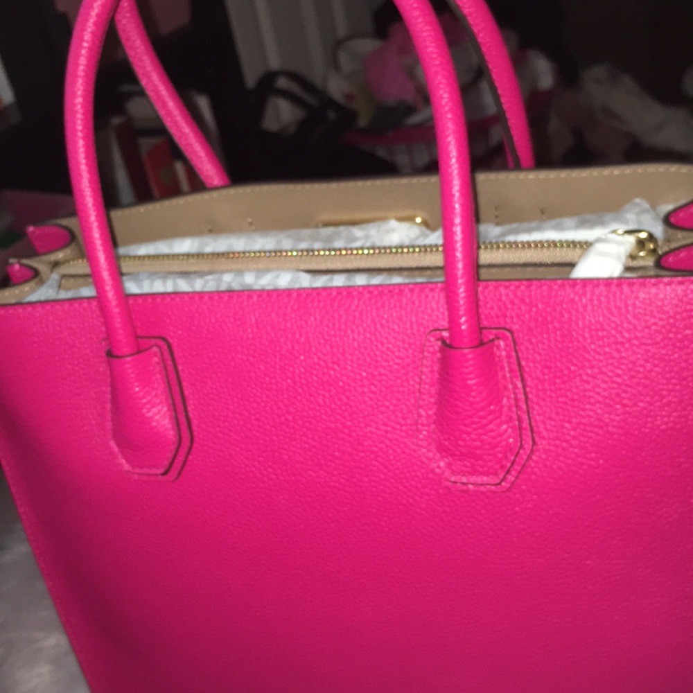 Michael Kors HOT PINK handbag with wallet - Picture 4 of 5